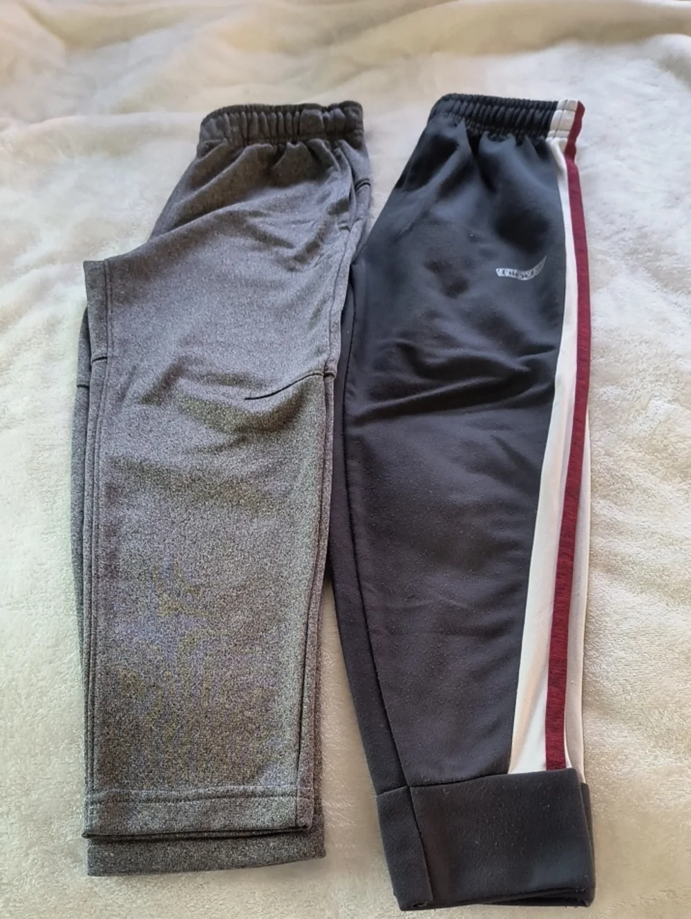 Old Navy Kids (6-7) Sweatpants Duo - Black/Gray/Burgundy, Hind (5-6) Blue